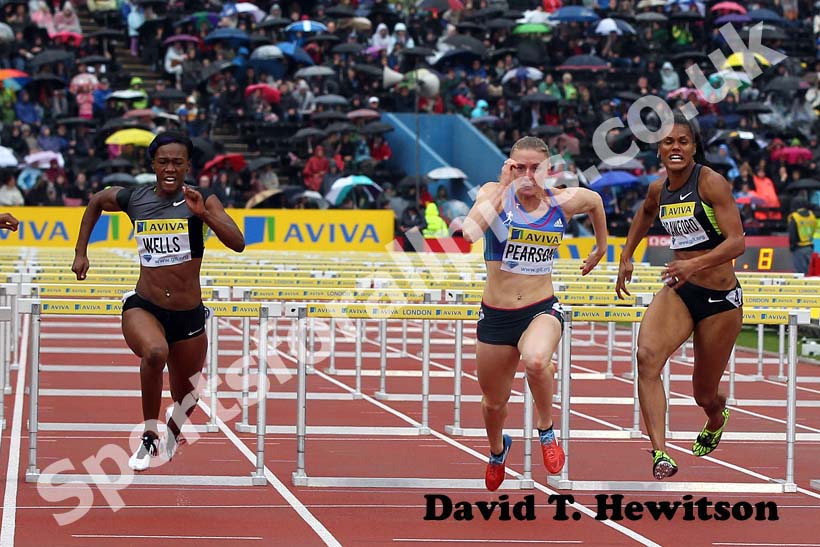 Kellie Wells and Sally Pearson in the 100 metres hurdles, 2012 Samsung Diamond League, Crystal Palace, London.